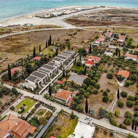 Serene Seafront Villas Nea Iraklia Exterior foto